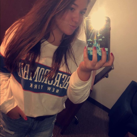 Abercrombie long sleeve - Picture 2 of 4